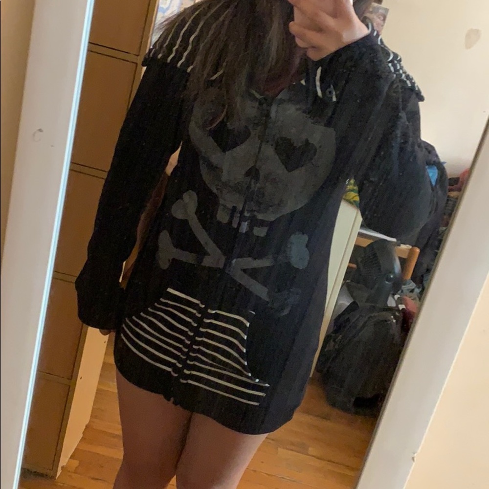 Abbey Dawn Avril Lavigne Large Sweater Skull